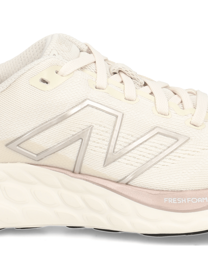 New-Balance-FRESH-FOAM-680-V8-orange