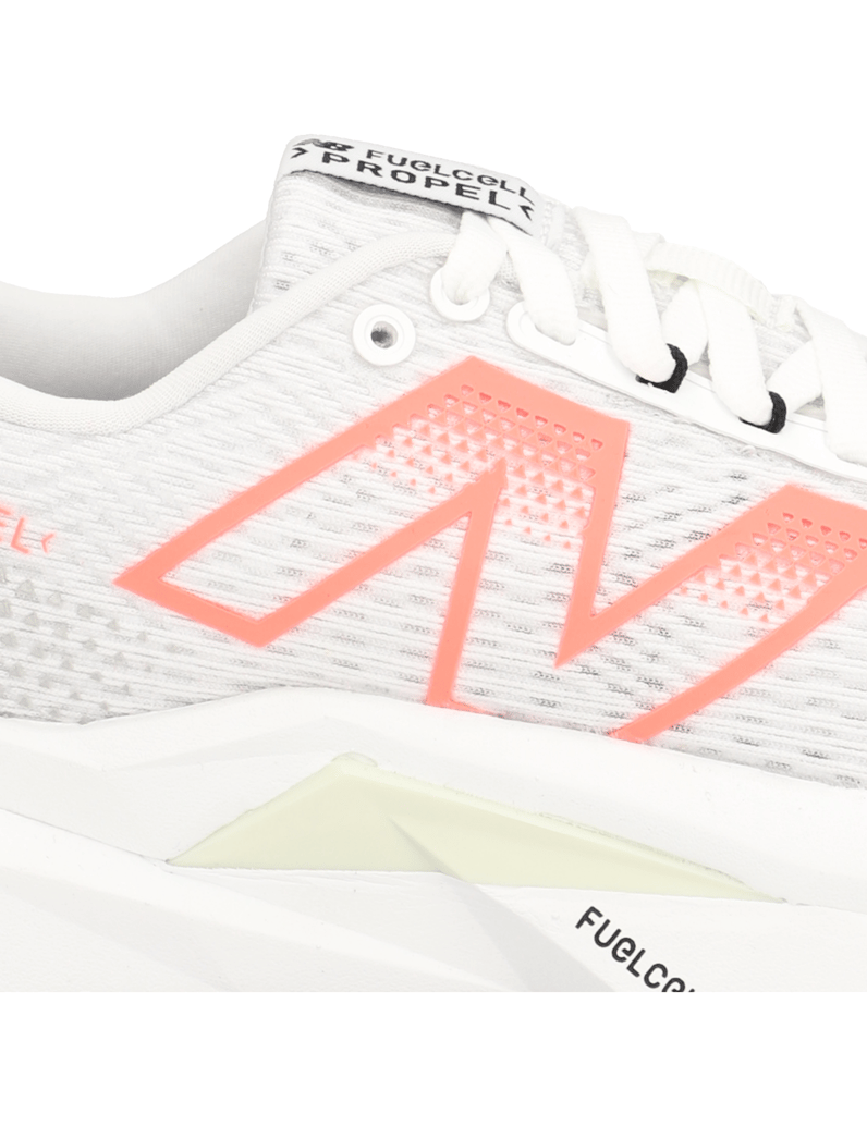 New-Balance-Fuel-Cell-Propel-v5-bela