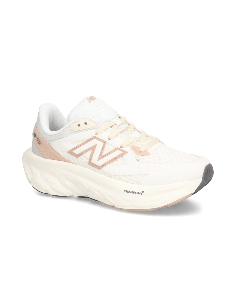 New-Balance-UTRNAE-schwarz