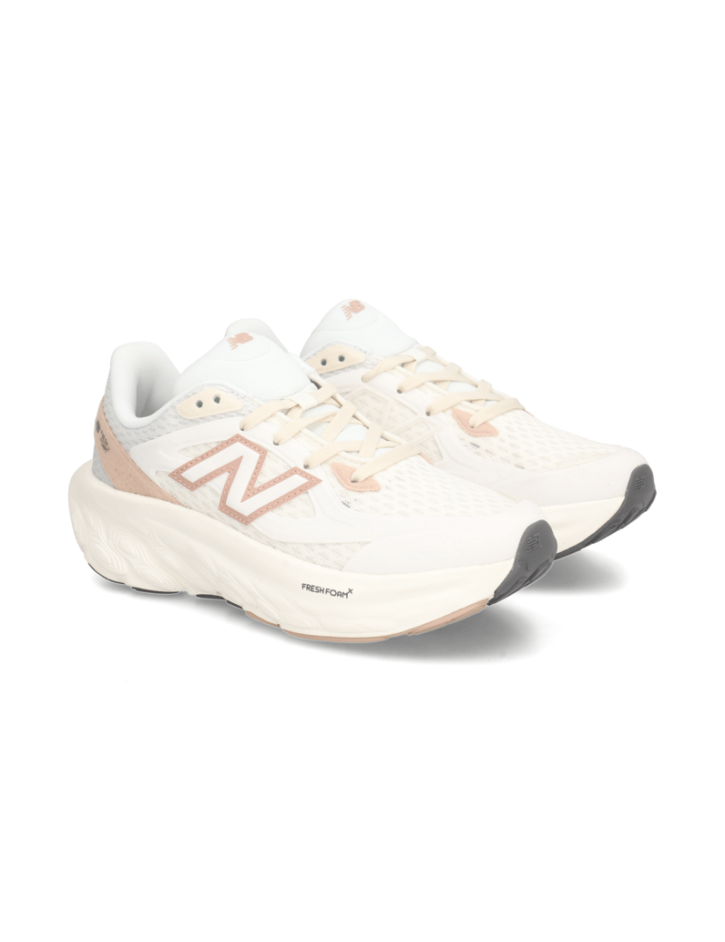 New-Balance-UTRNAE-schwarz