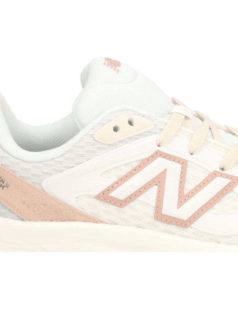 New-Balance-UTRNAE-schwarz