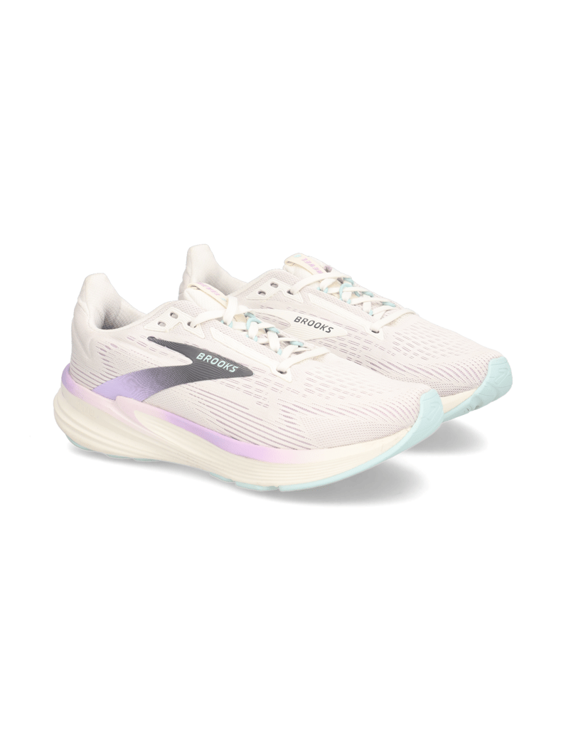 Brooks-REVEL-8-črna