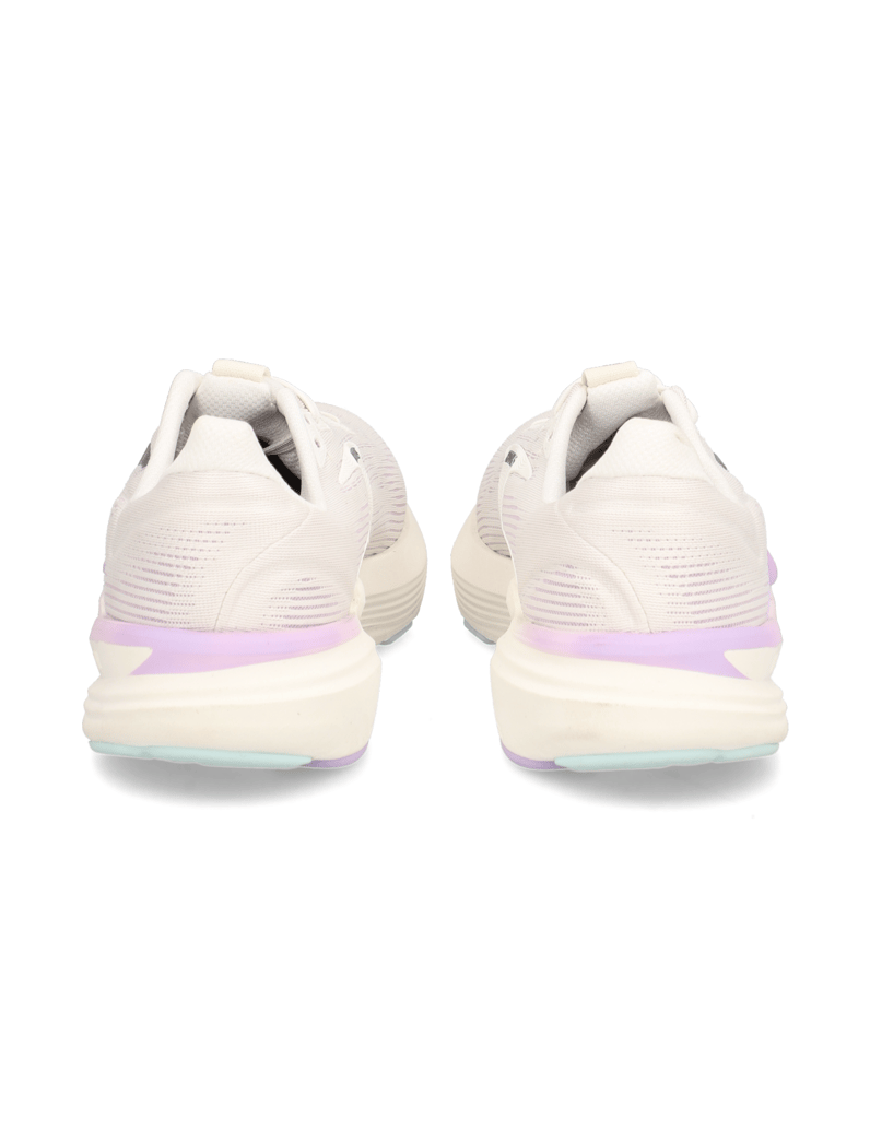 Brooks-REVEL-8-črna