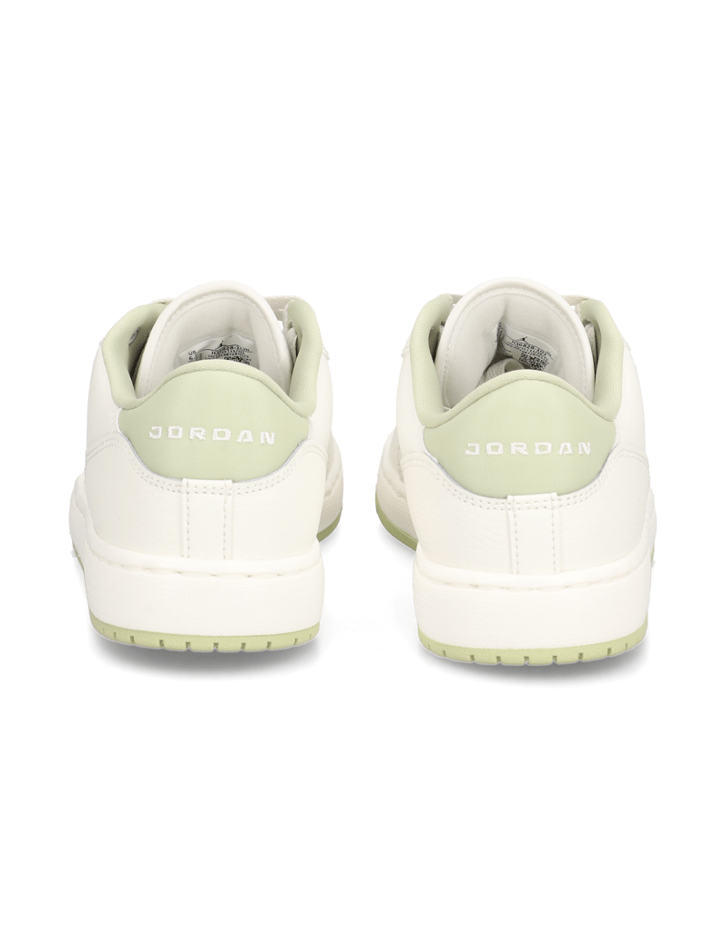 Jordan-WMNS-JORDAN-COURT-CONNECT-LOW-bela