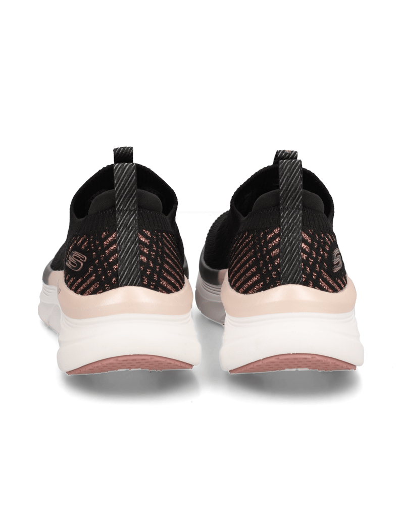Skechers-Relaxed-Fit-D'Lux-Walker-černá