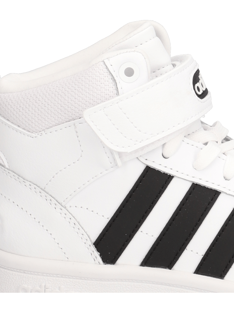 Adidas-superge-srednje-višine