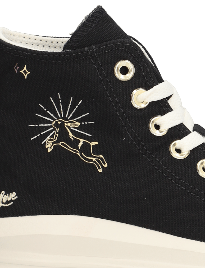 Converse-CHUCK-TAYLOR-ALL-STAR-MOVE