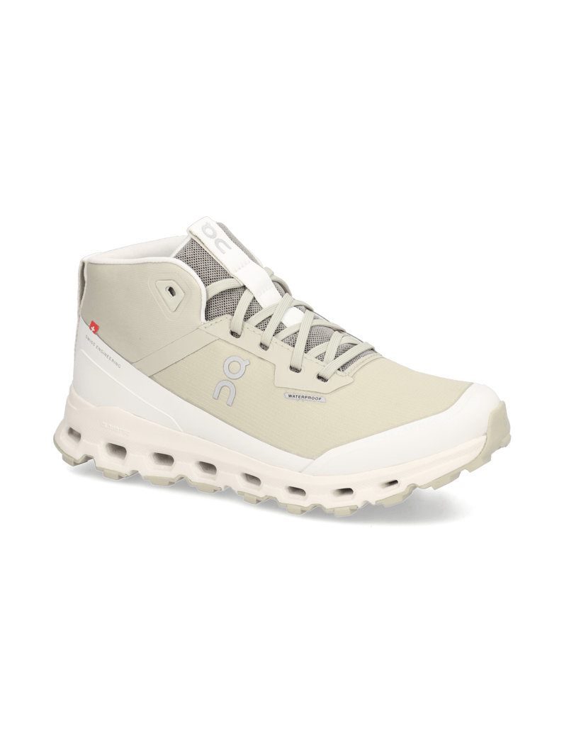 On-superge-srednje-višine-črna