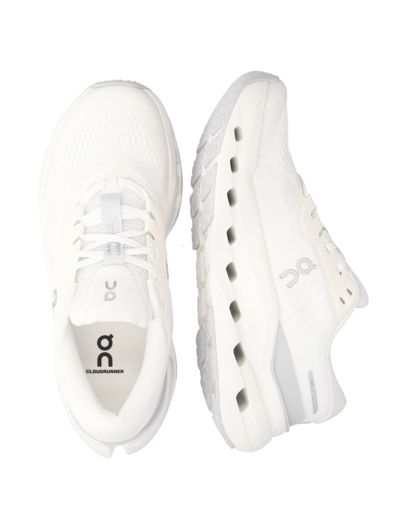 On-CLOUDRUNNER-3-schwarz