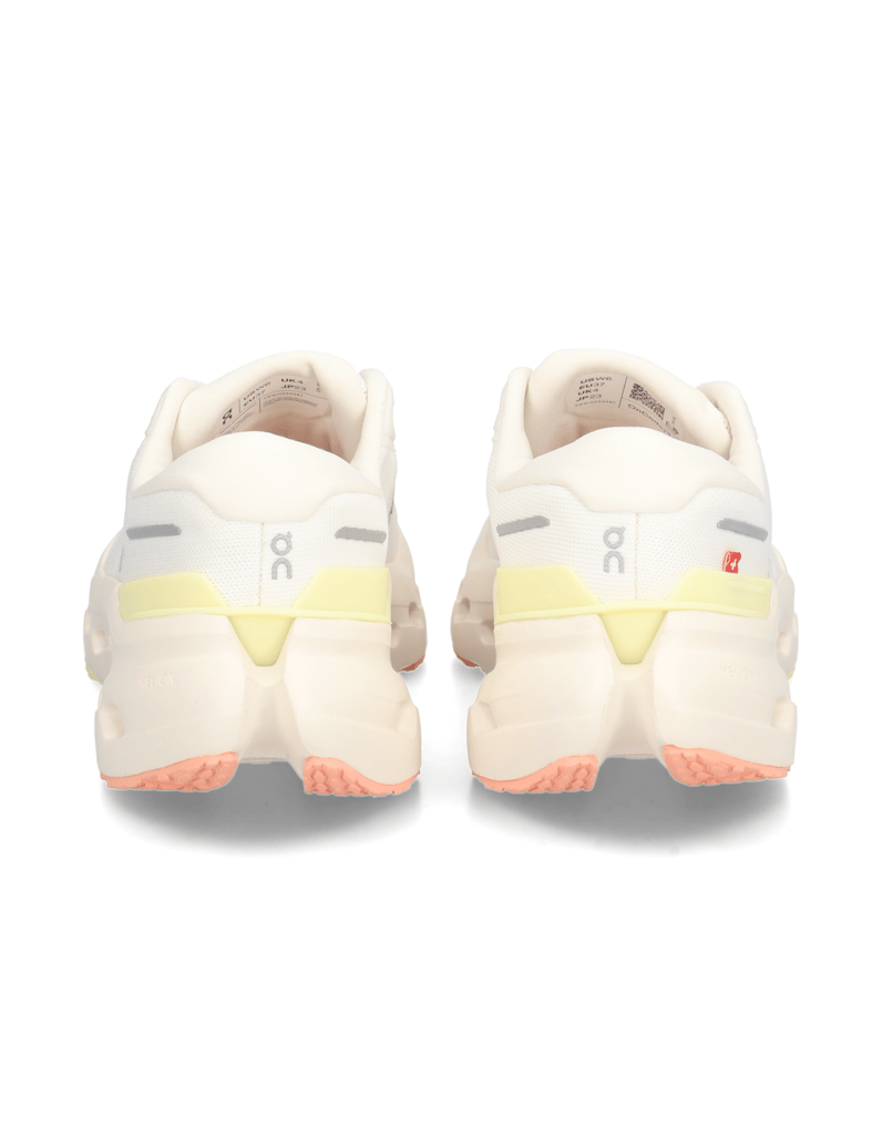 On-Cloudrunner-3-schwarz