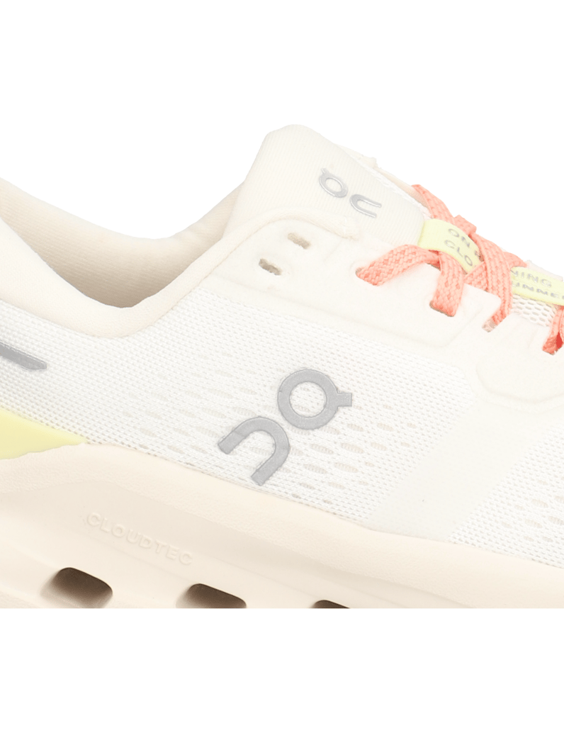 On-Cloudrunner-3-schwarz