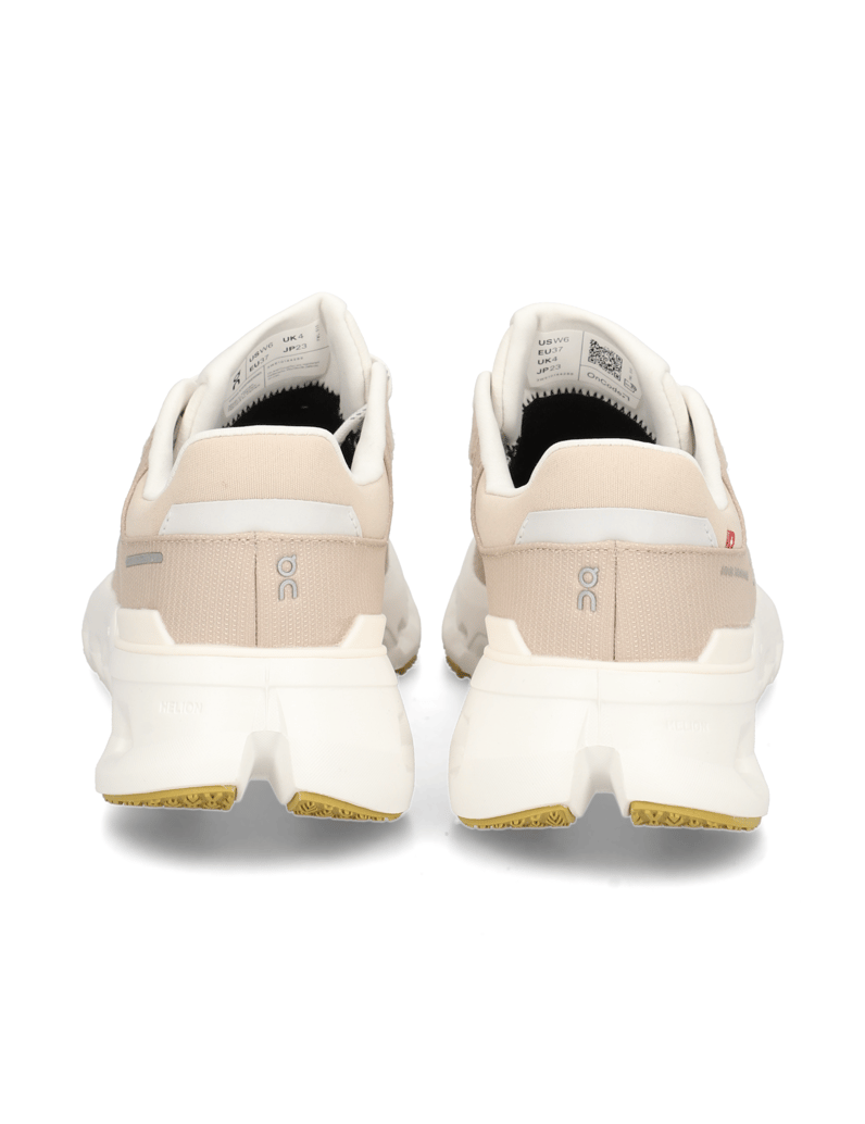 On-Cloudrunner-2-Waterproof-črna