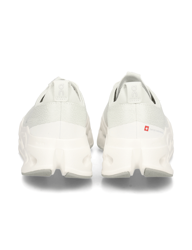 On-Cloudsurfer-Max-čierna