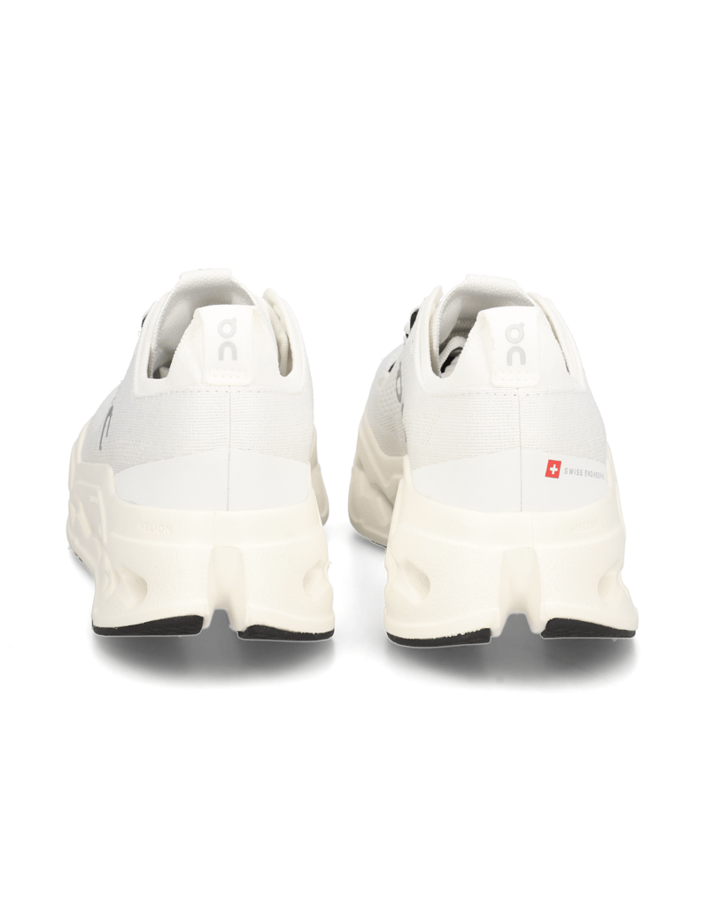 On-Cloudsurfer-Max-čierna