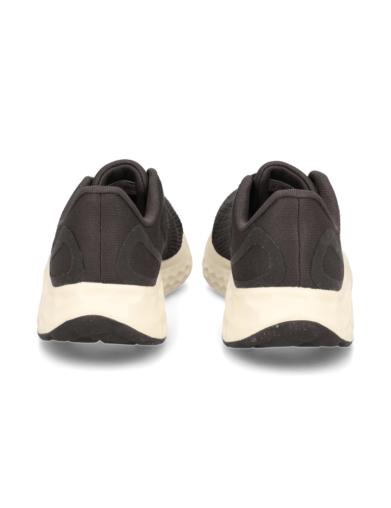New-Balance-FRESH-FOAM-ARISHI-V4-schwarz