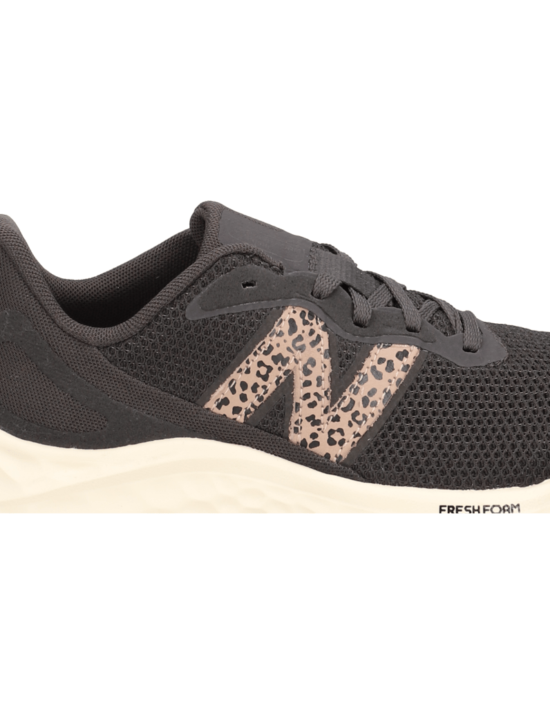 New-Balance-FRESH-FOAM-ARISHI-V4-schwarz