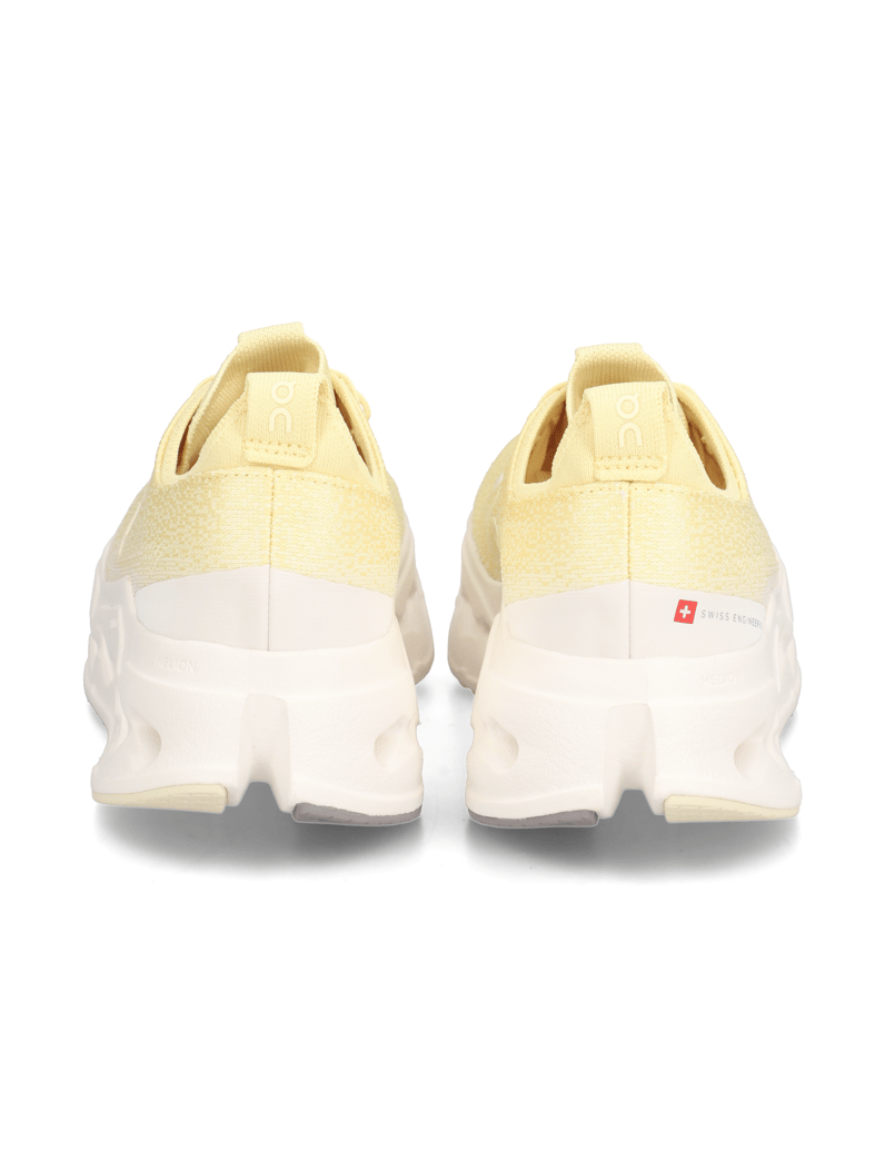 On-Cloudsurfer-Max-žlutá