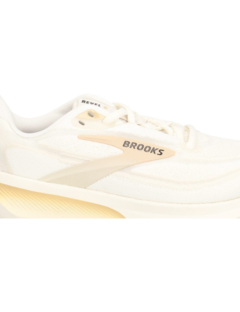Brooks-REVEL-9-črna