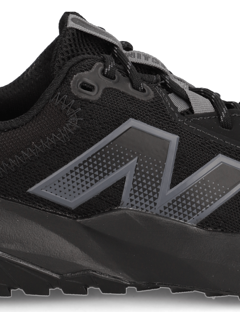 New-Balance-DYNASOFTNITRELV6-GTX-čierna