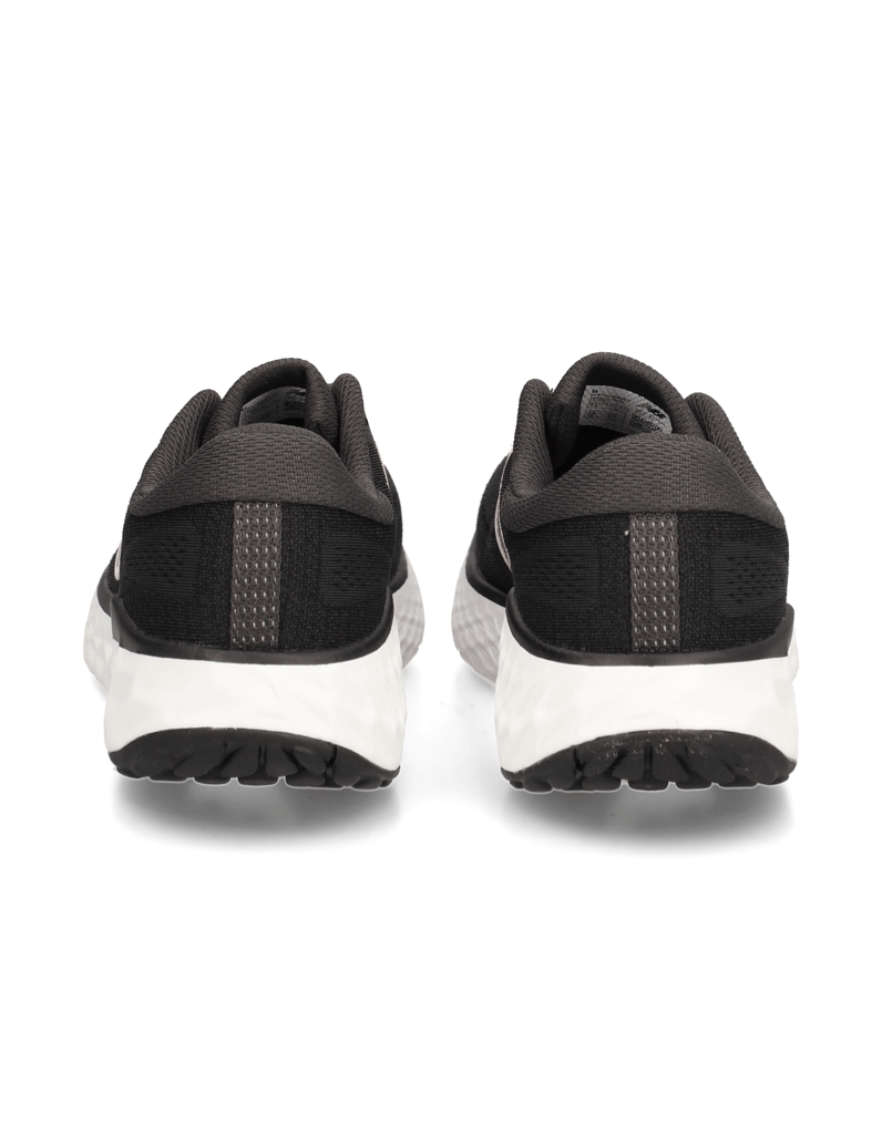 New-Balance-FRESH-FOAM-X-EVOZ-V4-črna