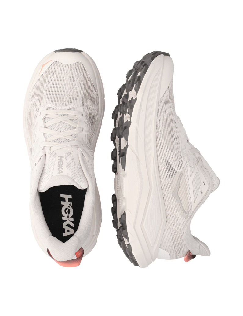 HOKA-CHALLENGER-8-schwarz