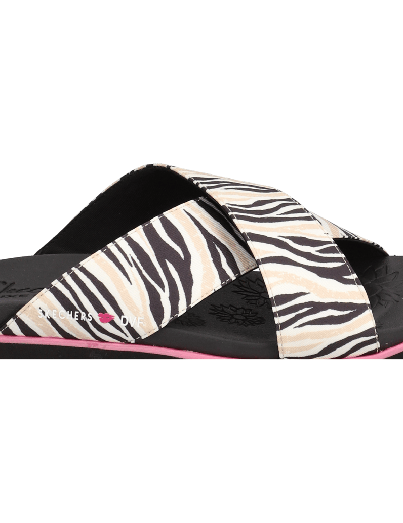 Skechers-MOON-KEEPERS