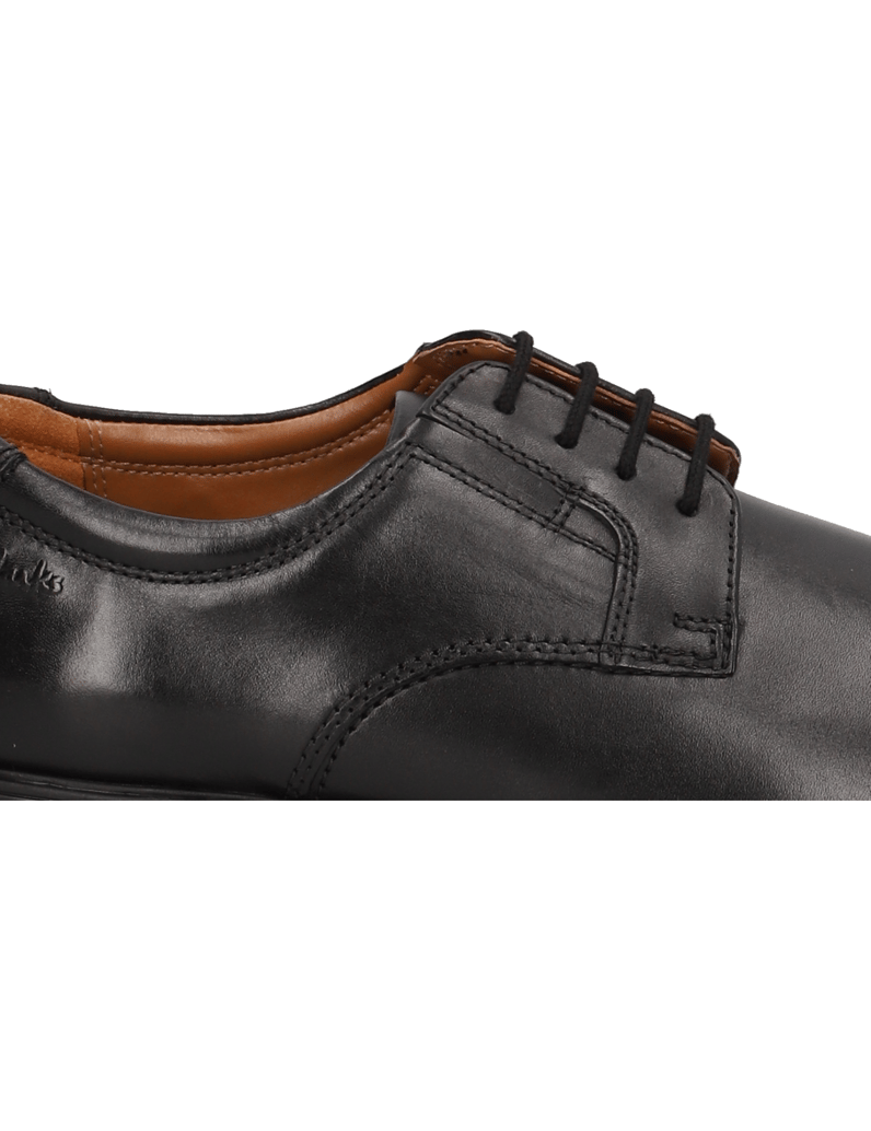 Clarks-Tilden-Plain-čierna