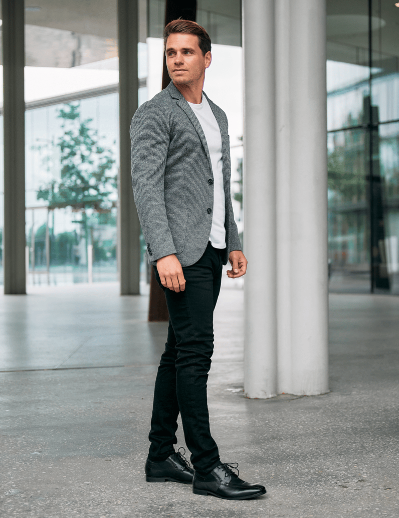 BUGATTI-čevlji-na-vezalke-črna