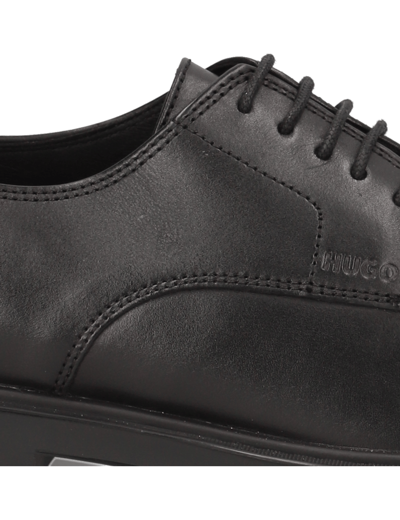 HUGO-čevlji-na-vezalke