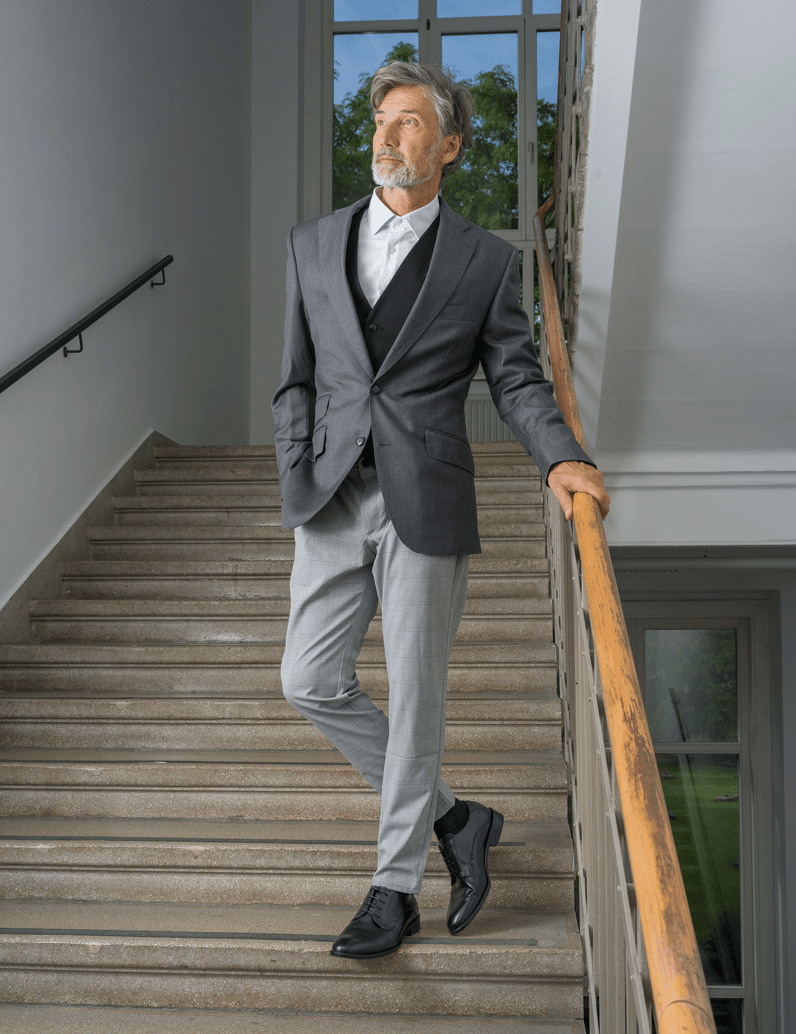 D.H.Pollak-Schnürer-elegant-schwarz