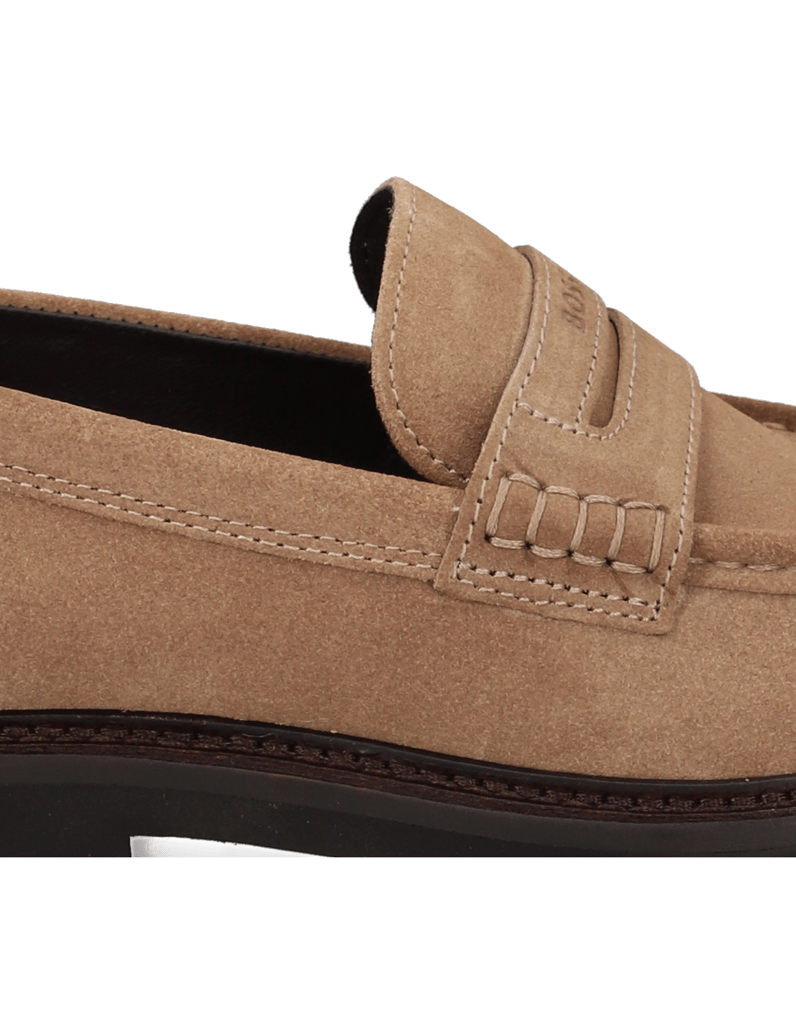 BOSS-klasická-nazúvacia-obuv-béžová