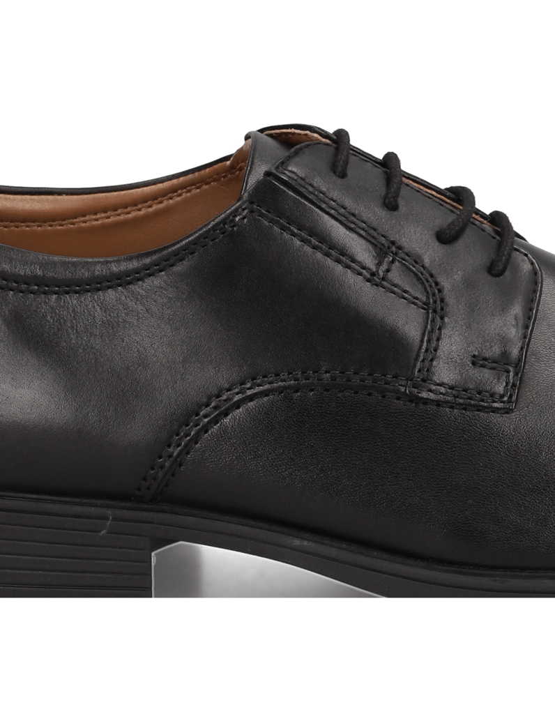 Clarks-Tilden-Plain-schwarz