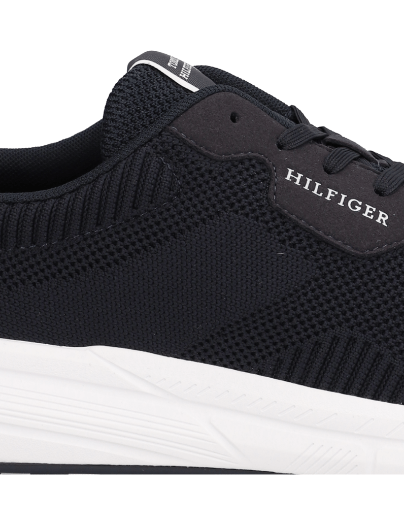 Tommy-Hilfiger-tenisky-čierna