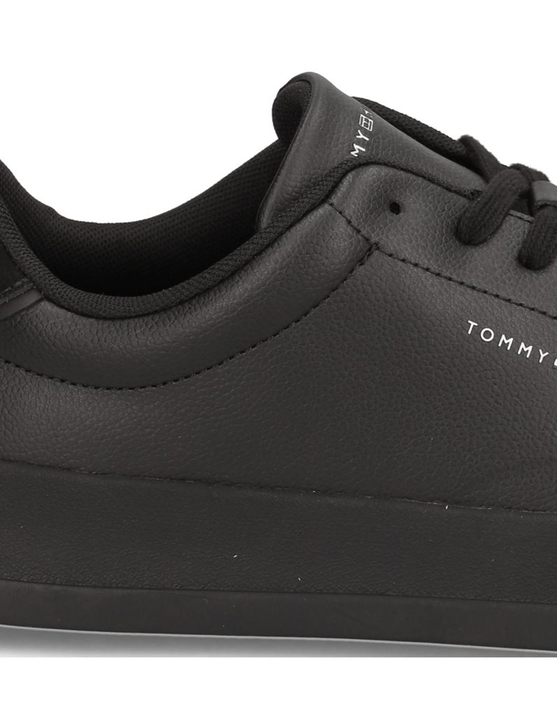 Tommy-Hilfiger-tenisky-čierna