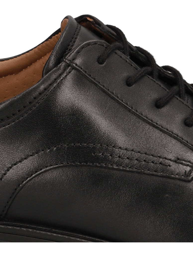 Clarks-Un-Aldric-Lace