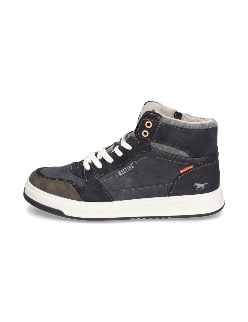 Mustang-Sneaker-Mid-Cut