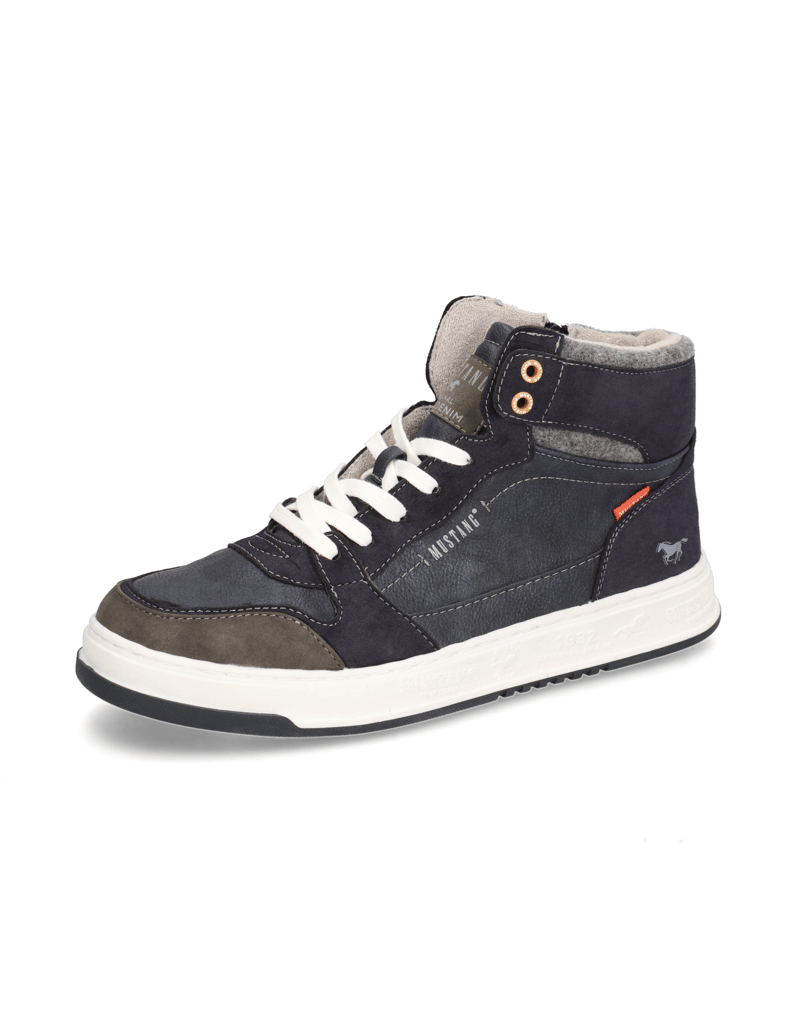 Mustang-Sneaker-Mid-Cut
