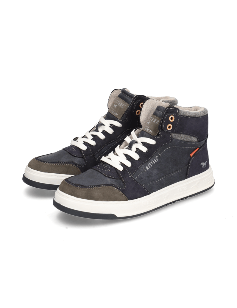Mustang-Sneaker-Mid-Cut