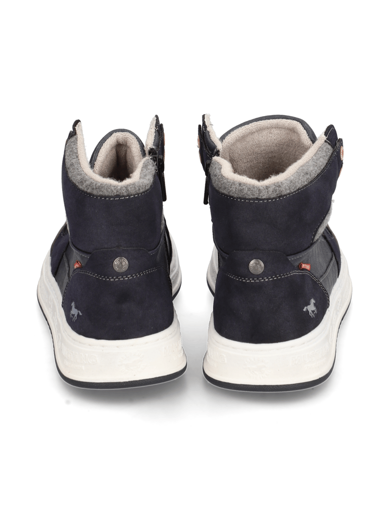 Mustang-Sneaker-Mid-Cut