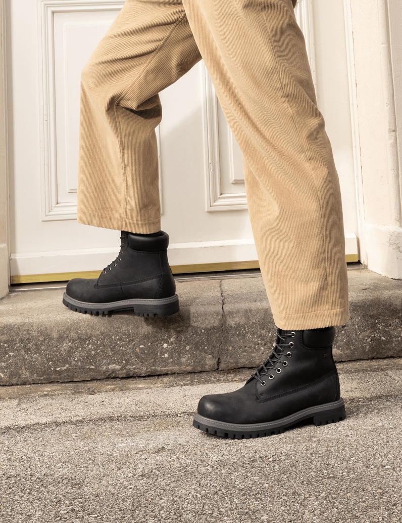 Pat-Calvin-Boot-braun