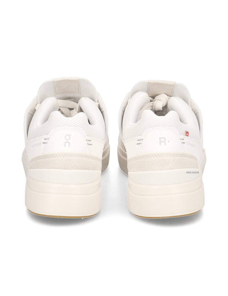 On-The-Roger-Clubhouse-bela