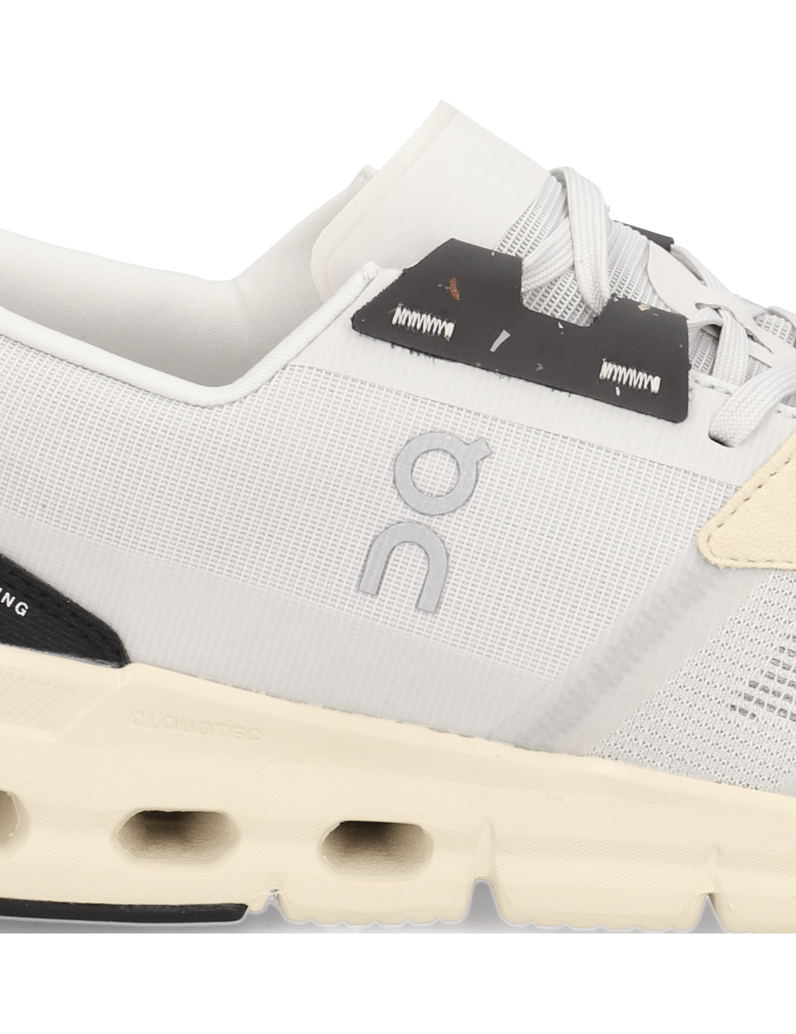 On-Cloudrift-schwarz