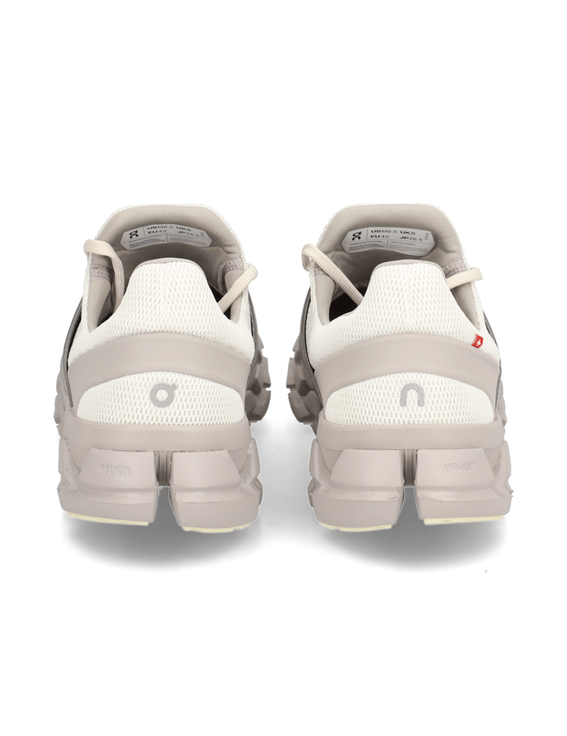 On-CLOUDSWIFT-3-AD-weiss