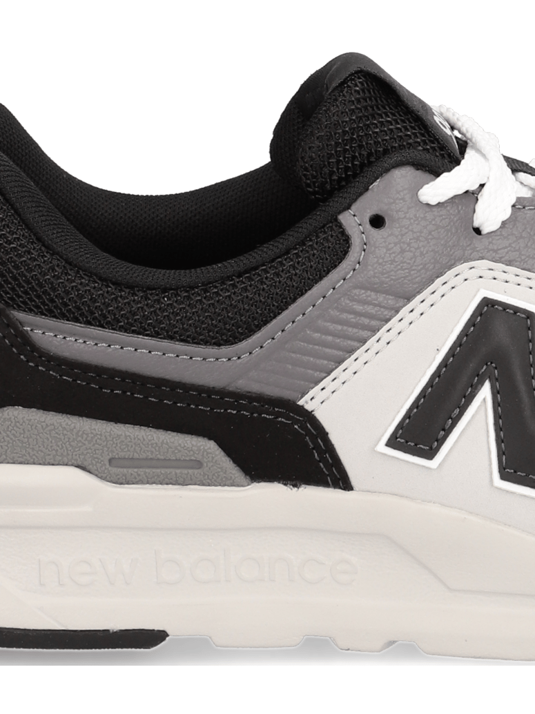 New-Balance-CM997