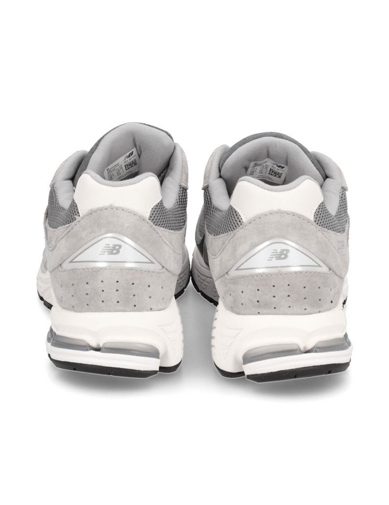 New-Balance-2002R-grau