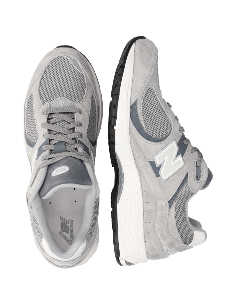 New-Balance-2002R-grau
