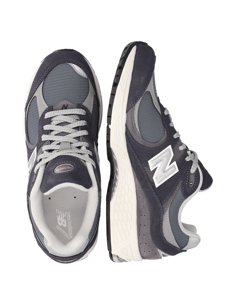 New-Balance-2002R-grau