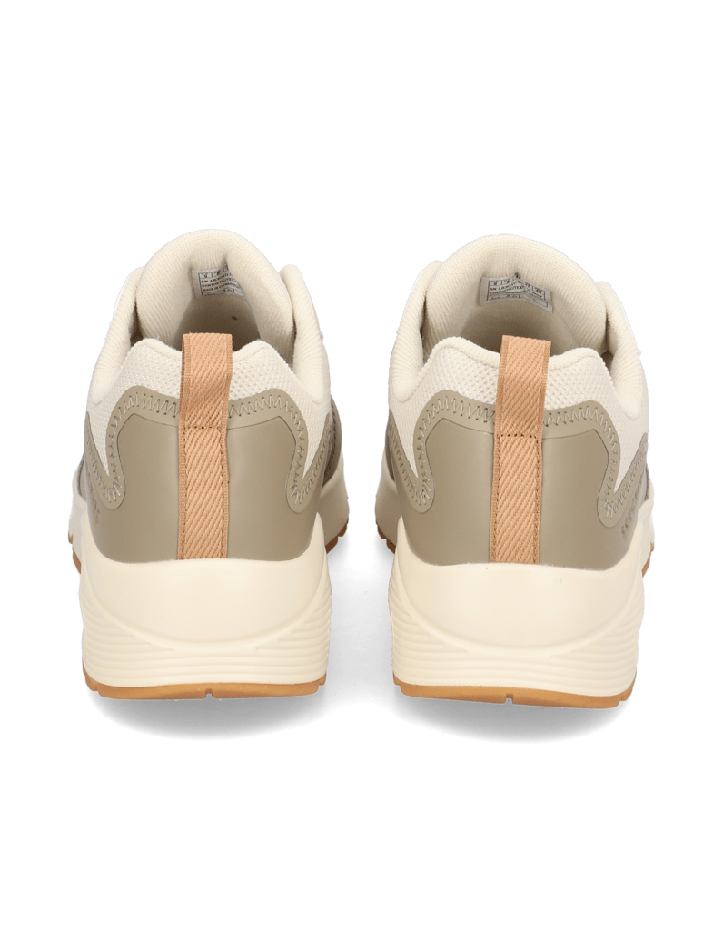 Skechers-UNO---LAYOVER