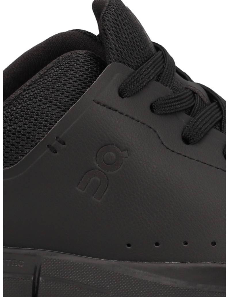 On-The-Roger-Advantage-schwarz