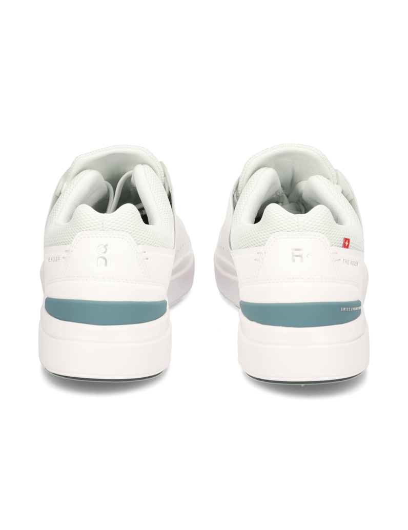 On-The-Roger-Advantage-črna